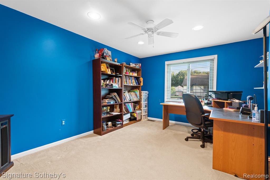 6710 WESTPOINTE Drive, Troy, MI 48085 — Photo 26