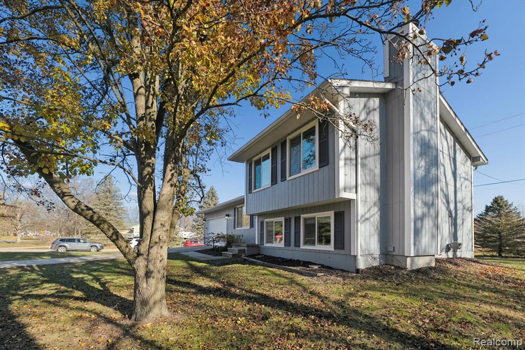 18777 Martinsville Road, Belleville, MI 48111 — Photo 4