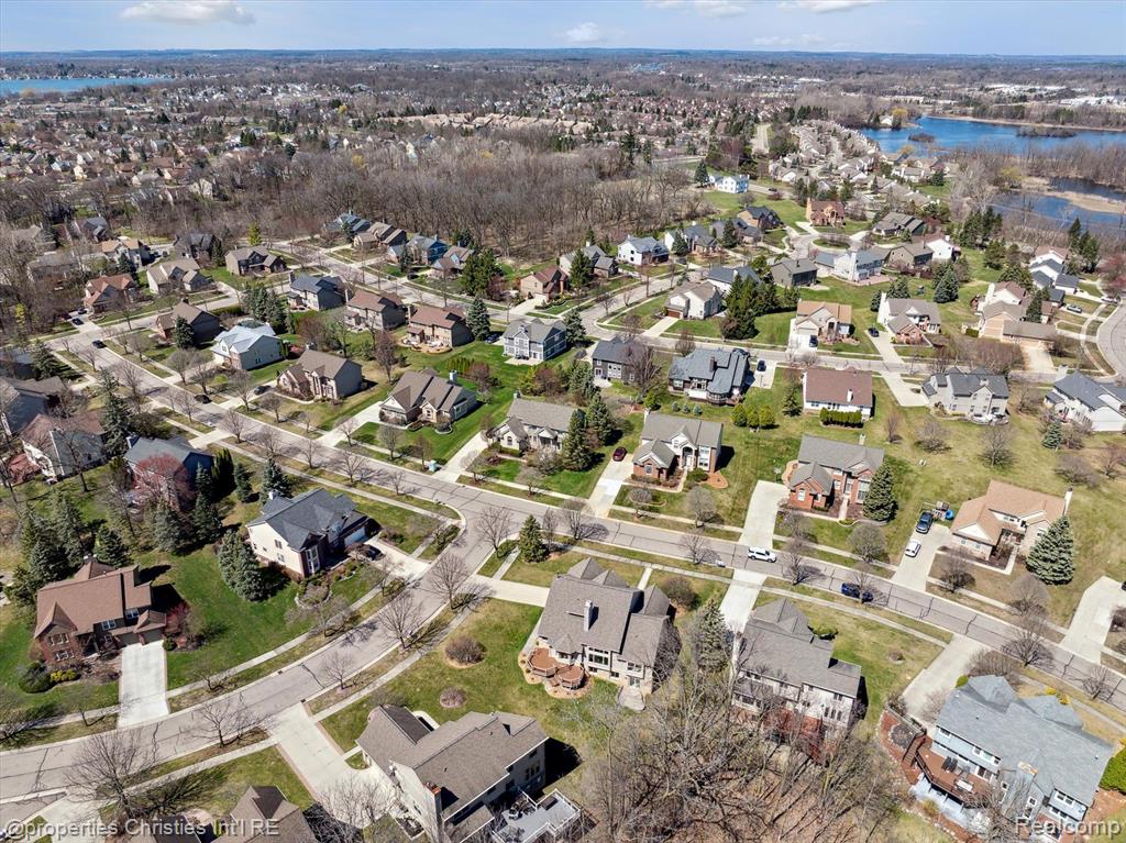 40611 PAISLEY Circle, Novi, MI 48377 — Photo 76