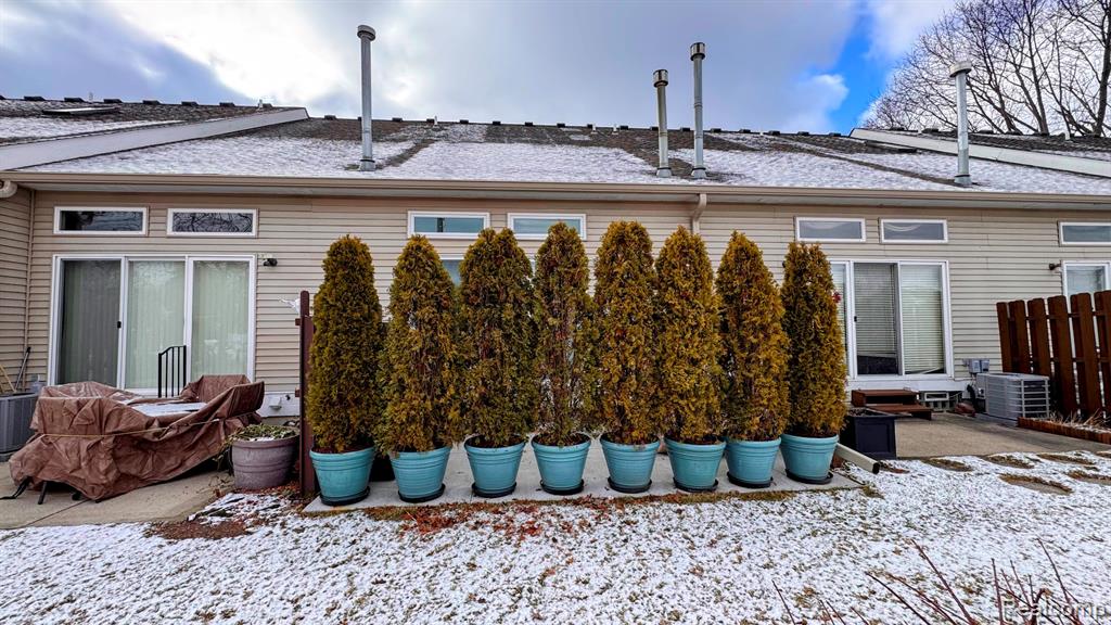 35149 Woodbury Drive, New Baltimore, MI 48047 — Photo 45