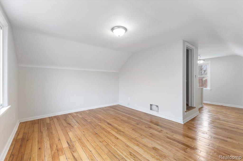 6303 UNIVERSITY, Detroit, MI 48224 — Photo 14