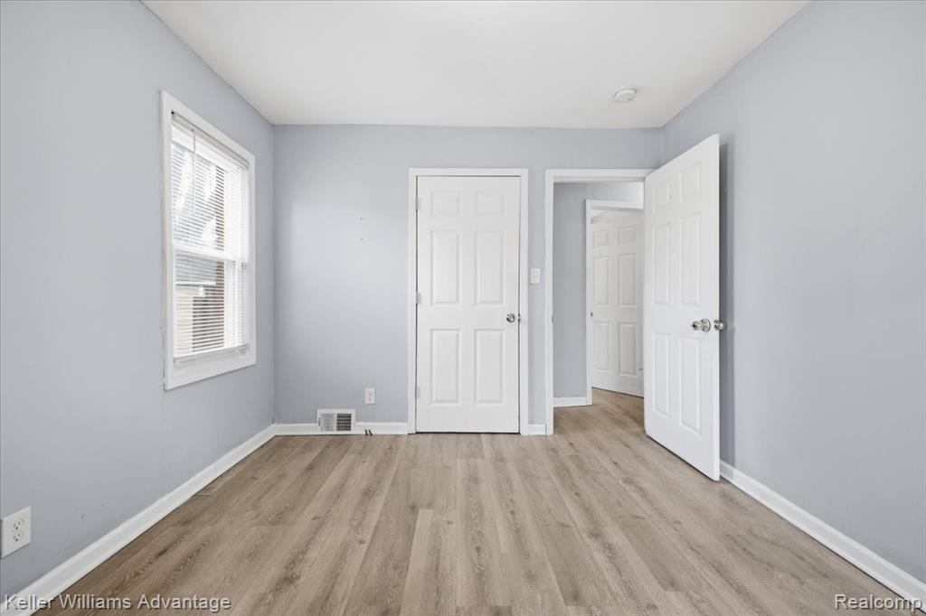 2145 Vernier Road, Grosse Pointe Woods, MI 48236 — Photo 24