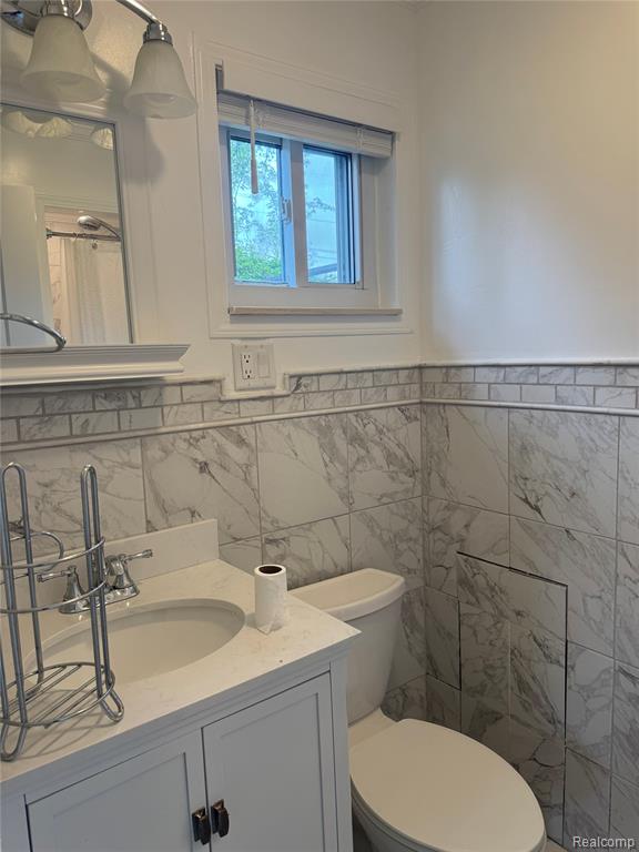 1693 Ashstan Drive, Walled Lake, MI 48390 — Photo 17