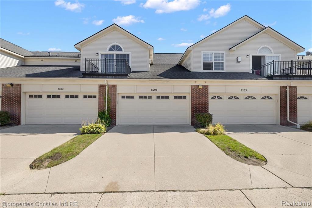 8204 Alexa Drive, Commerce Twp, MI 48390 — Photo 7