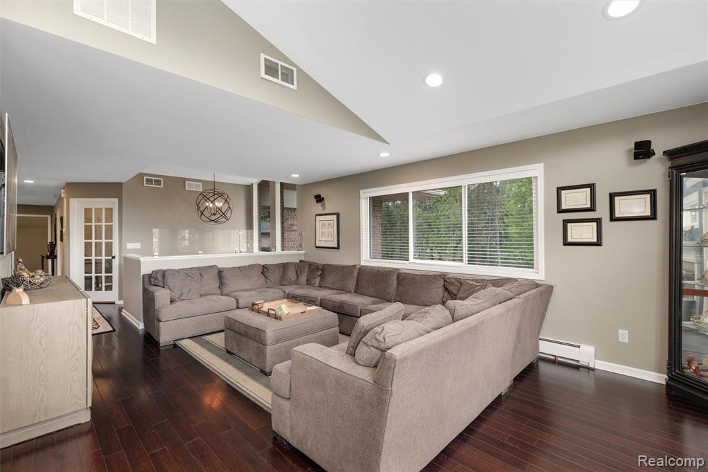 8950 Riverview, Pinckney, MI 48169 — Photo 6