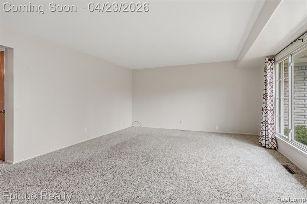 6236 McKenzie Drive, Flint, MI 48507 — Photo 4