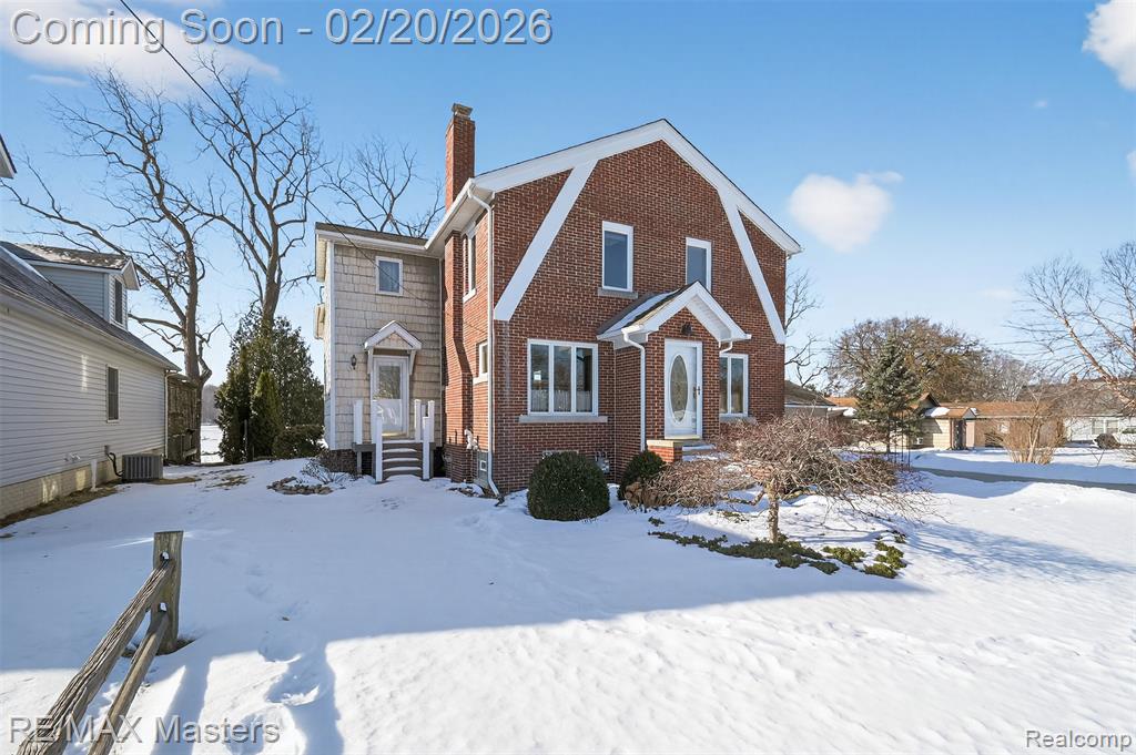 27429 W Huron River Drive, Flat Rock, MI 48134 — front exterior