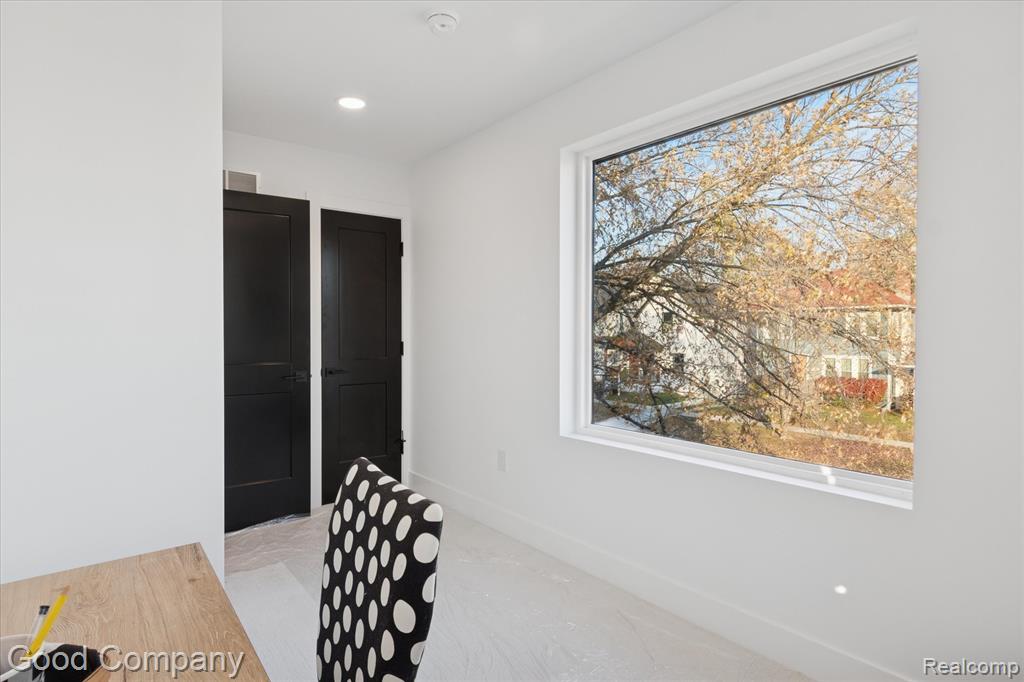 125 N Washington Ave Avenue, Royal Oak, MI, 48067