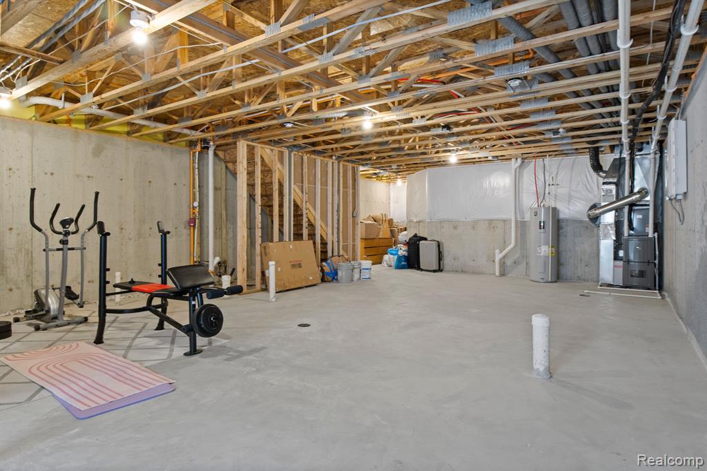 39985 PREMIER Drive, Plymouth, MI 48170 — Photo 26