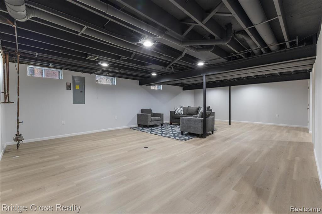 6258 Lindsay Court, West Bloomfield, MI 48324 — Photo 45