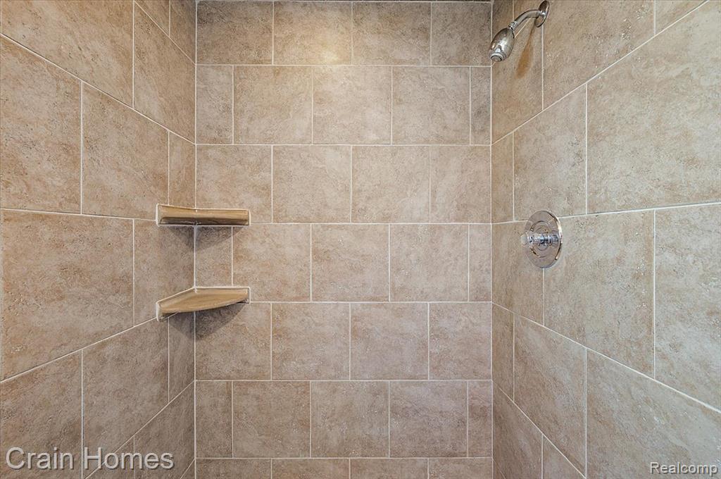 39648 Parklawn Drive, Sterling Heights, MI 48313 — Photo 39