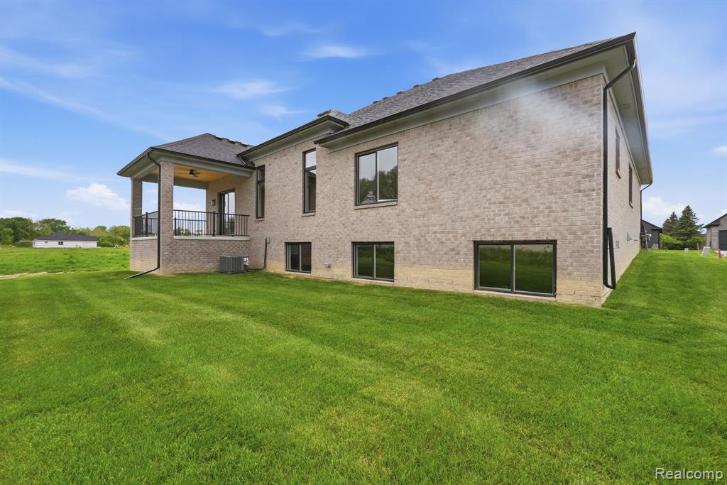 50976 Remar Farms Dr, Macomb, MI 48042 — Photo 29
