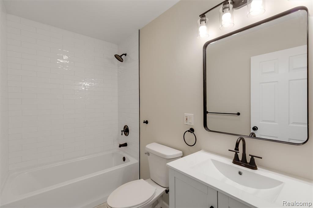 5850 Deering Street, Garden City, MI — Photo 6