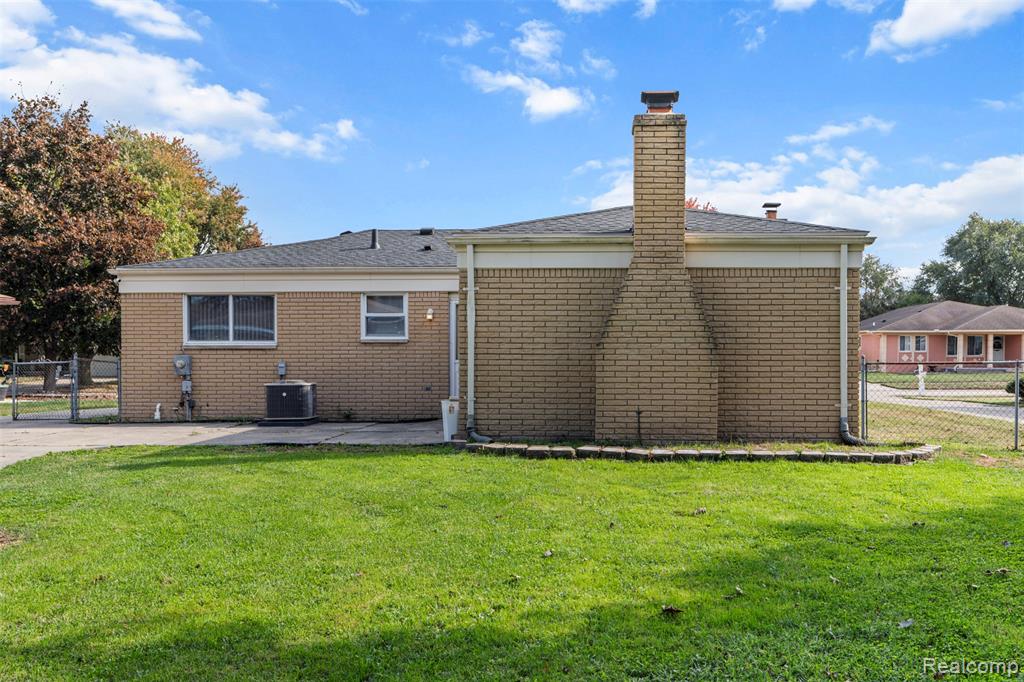 40553 Passmore Drive, Clinton Twp, MI 48038 — Photo 24