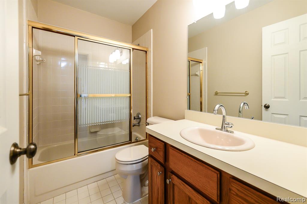 35037 Red Pine Drive, 116, Farmington Hills, MI 48335 — Photo 18