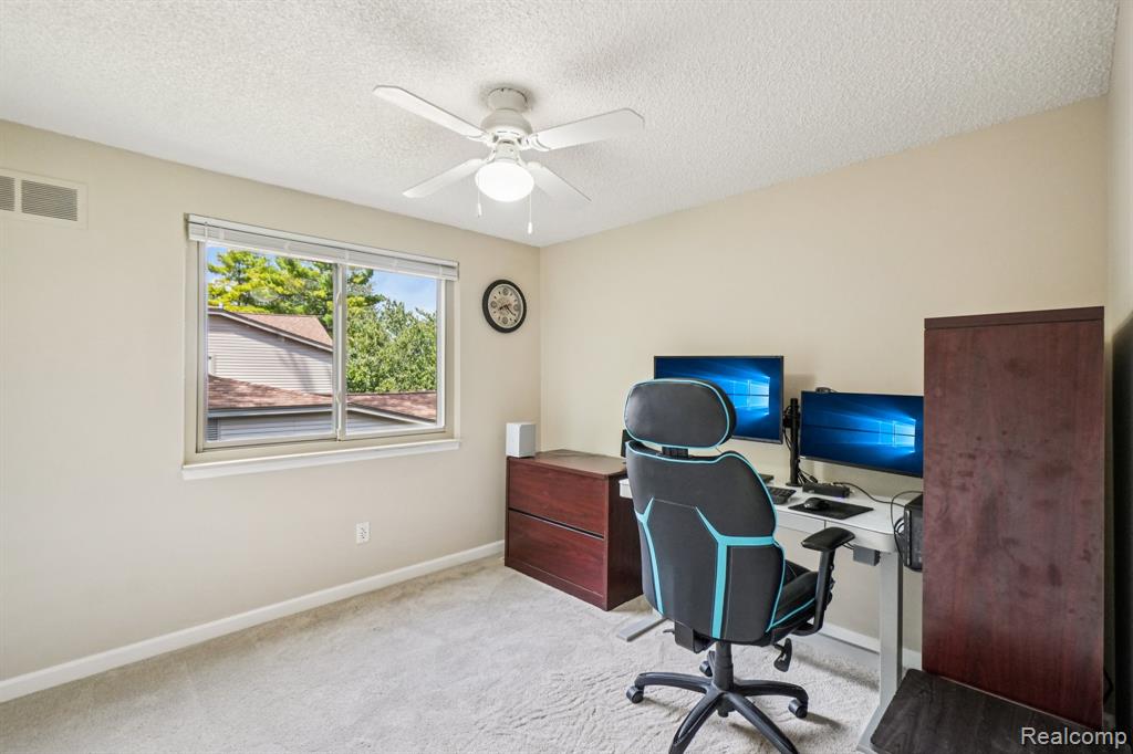 585 Timberline Drive, Rochester Hills, MI 48309 — Photo 17