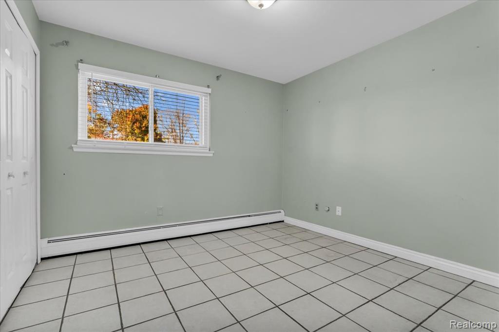 7477 Heather Heath Lane, West Bloomfield, MI — Photo 32