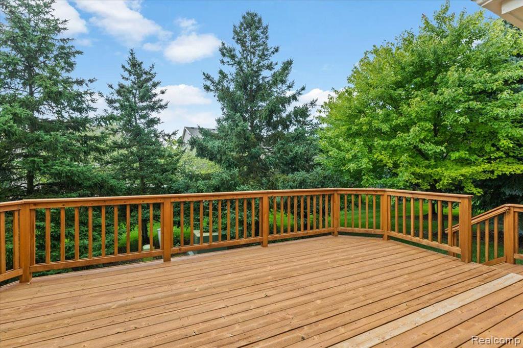2076 RED MAPLE Lane, Commerce Twp, MI 48390 — Photo 24