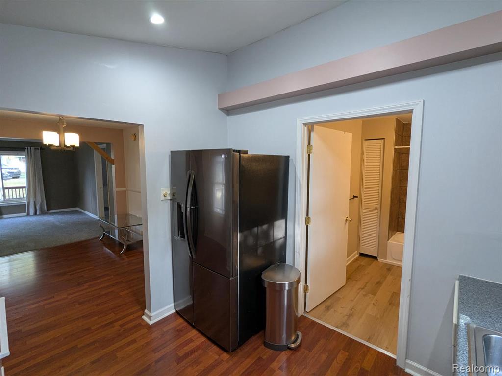 2305 Hester Court, Keego Harbor, MI 48320 — Photo 6