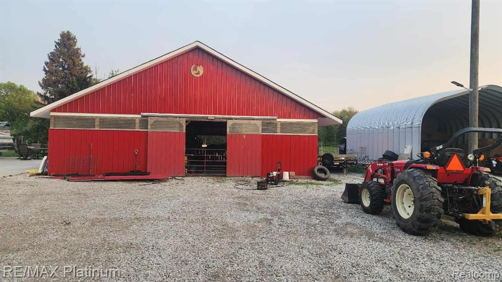 2025 W Rose Center Road, Holly, MI 48442 — Photo 14