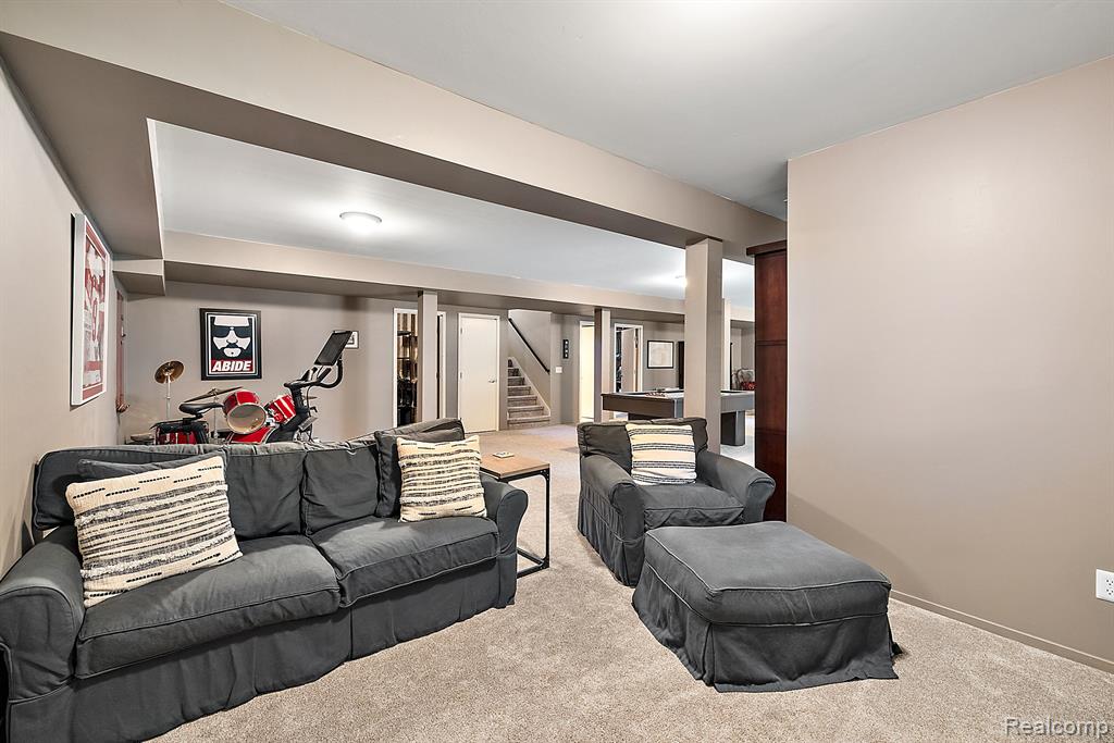 733 LONGFORD Drive, Rochester Hills, MI 48309 — Photo 71