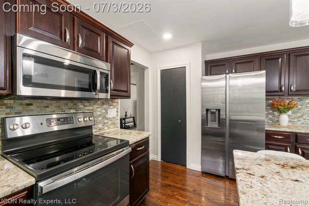 11016 Pembrooke Circle, South Lyon, MI 48178 — Photo 12