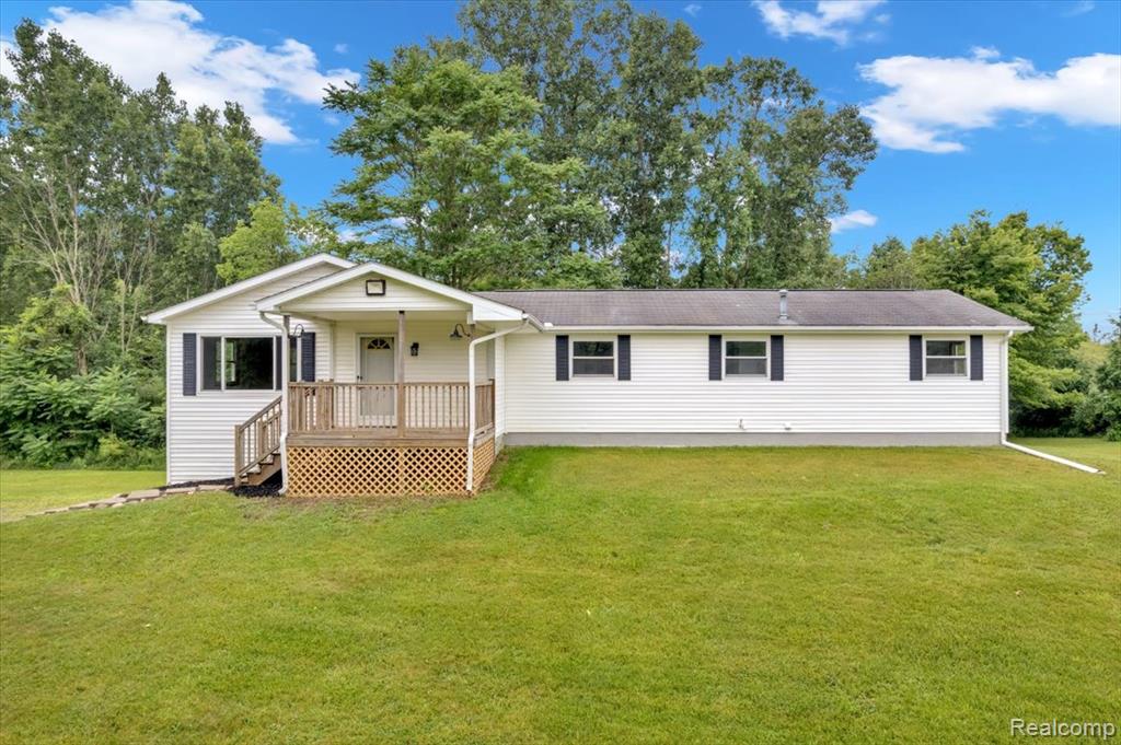 625 N Lake George Road, Attica, MI 48412 — front exterior