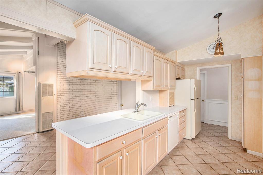 6284 Westview Drive, Grand Blanc, MI 48439 — Photo 10