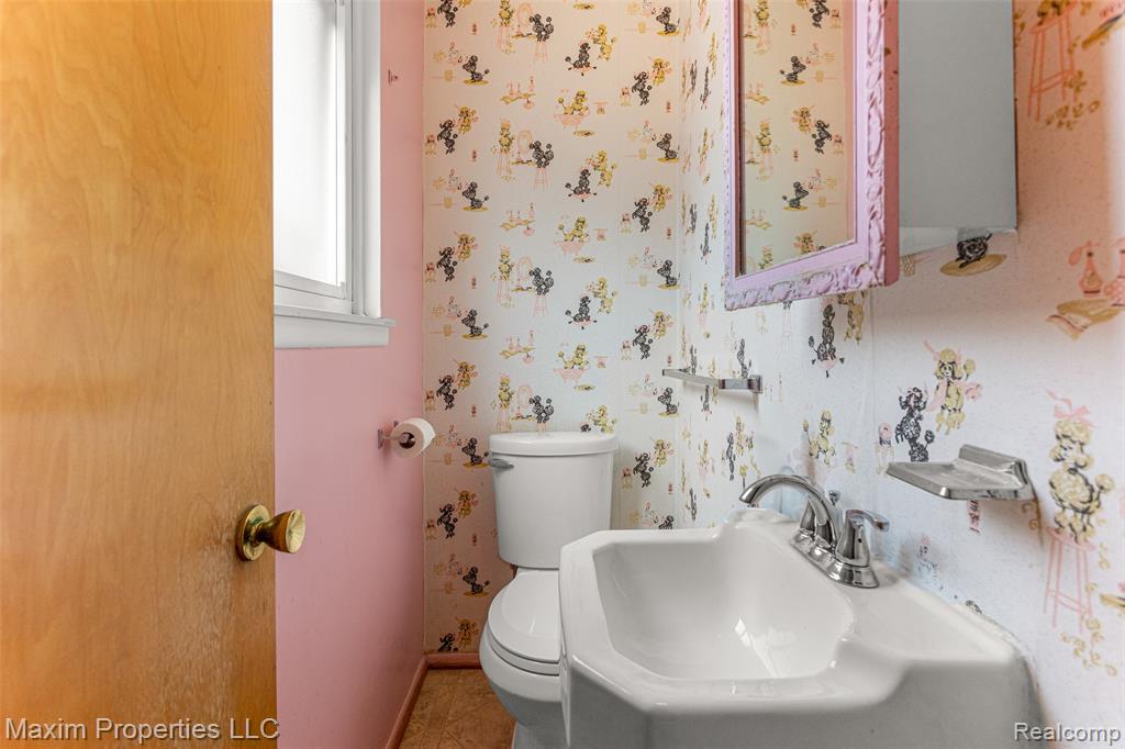 6545 N Charlesworth Street, Dearborn Heights, MI 48127 — Photo 9