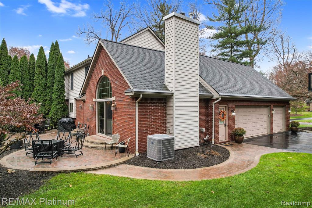 8039 Boulder Ridge Court, Brighton, MI 48116 — Photo 4