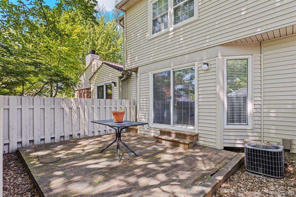 24264 BASHIAN Drive, Novi, MI — Photo 21