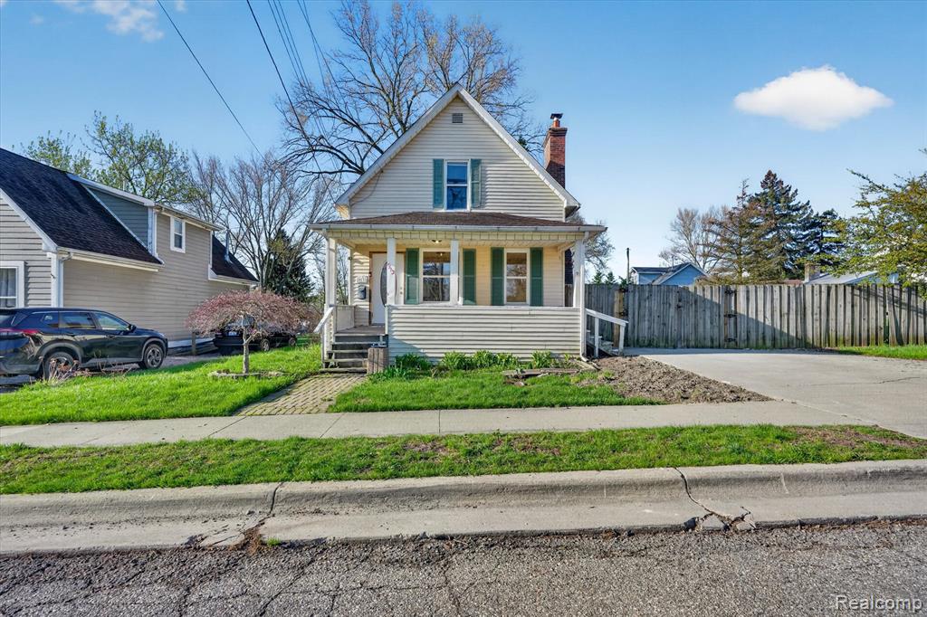 913 Cedar Street, St. Clair, MI 48079