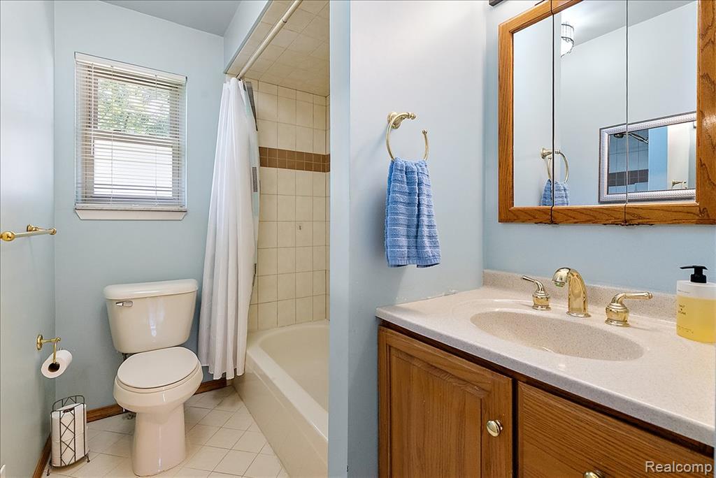 5242 Mansfield Avenue, Sterling Heights, MI 48310 — Photo 20