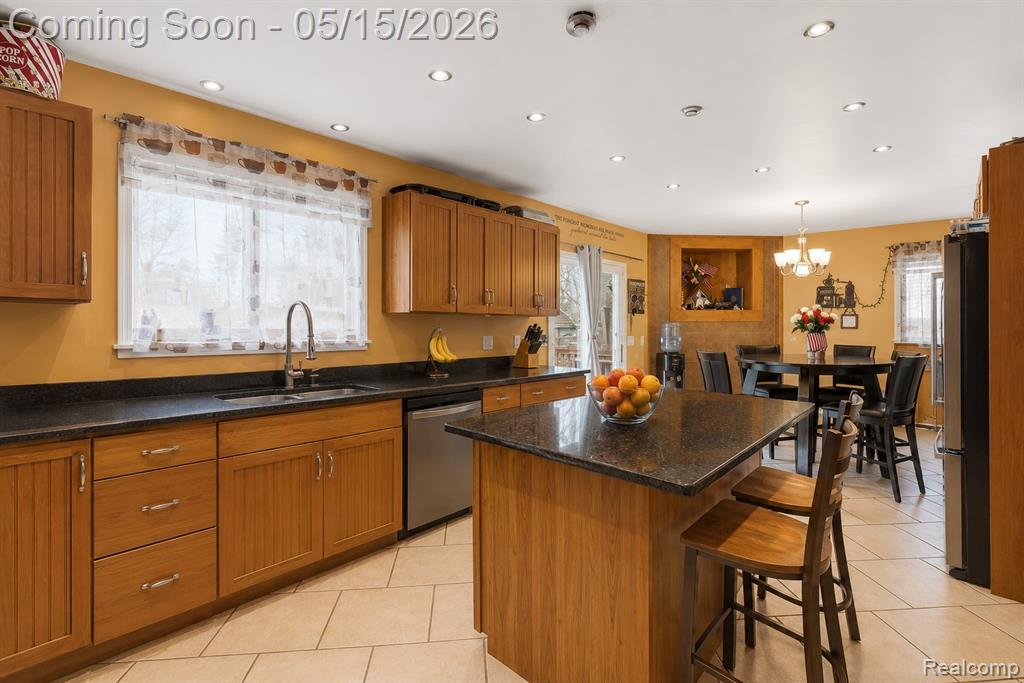 2916 Keeley Court, Waterford, MI 48328 — Photo 12