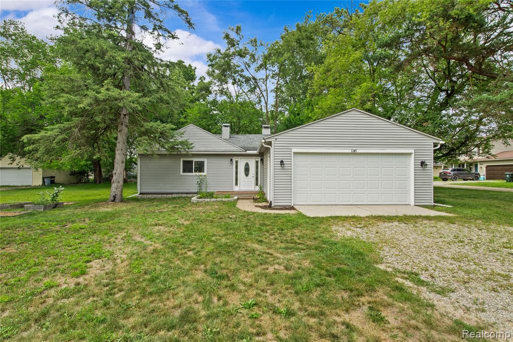 1145 Bayfield Street, Lake Orion, MI 48362