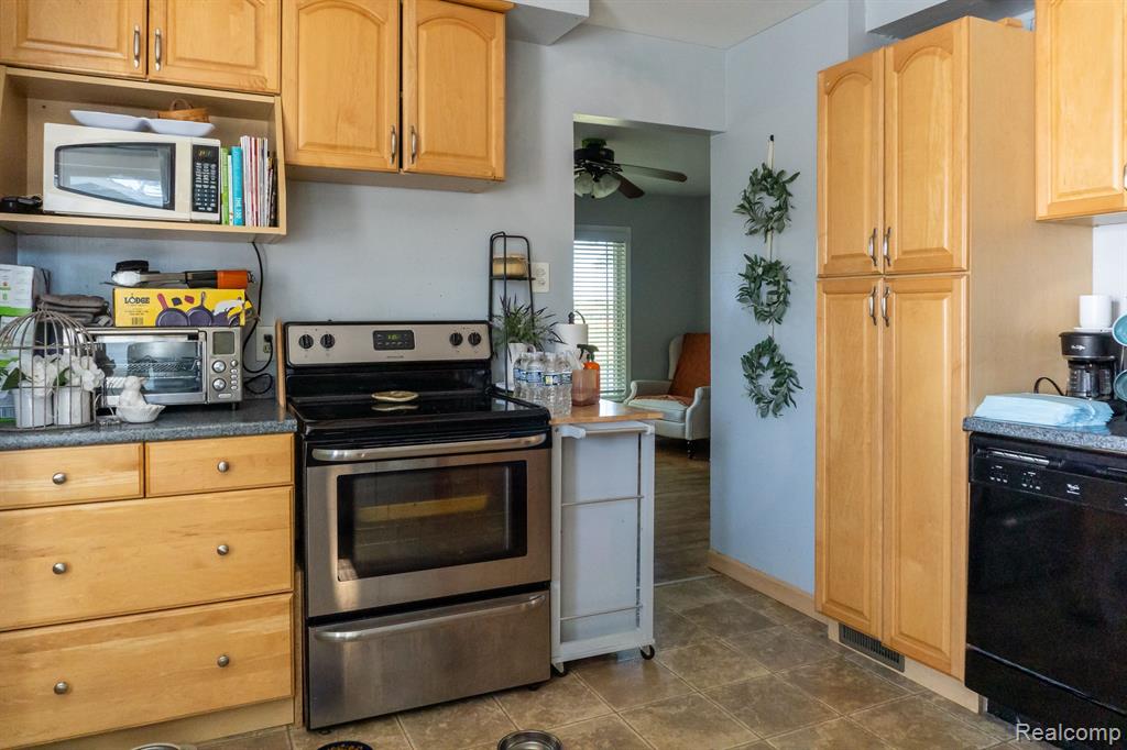 6530 HARRISON Street, Garden City, MI — Photo 4