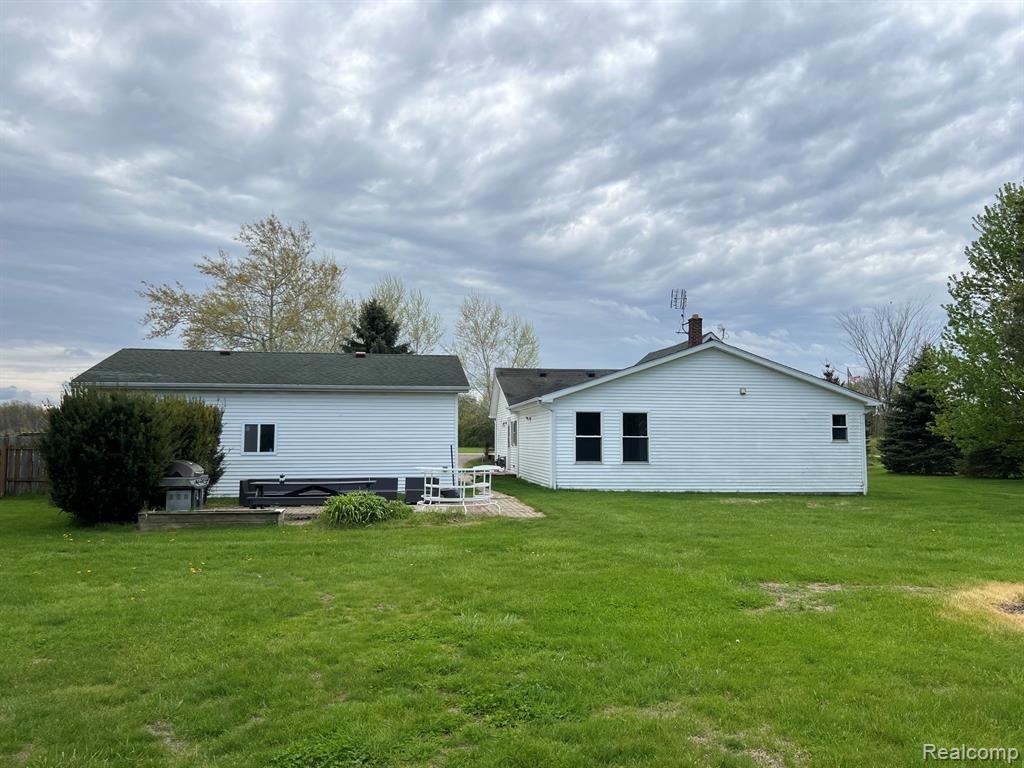 2385 Barnes Road, North Branch, MI 48461 — Photo 3