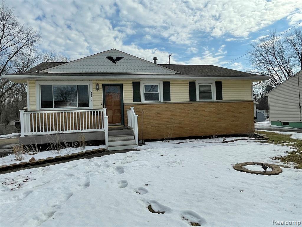 5339 Don Shenk Drive, Swartz Creek, MI 48473 — front exterior