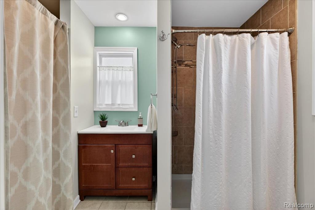 6521 Northview Drive, Clarkston, MI — Photo 35