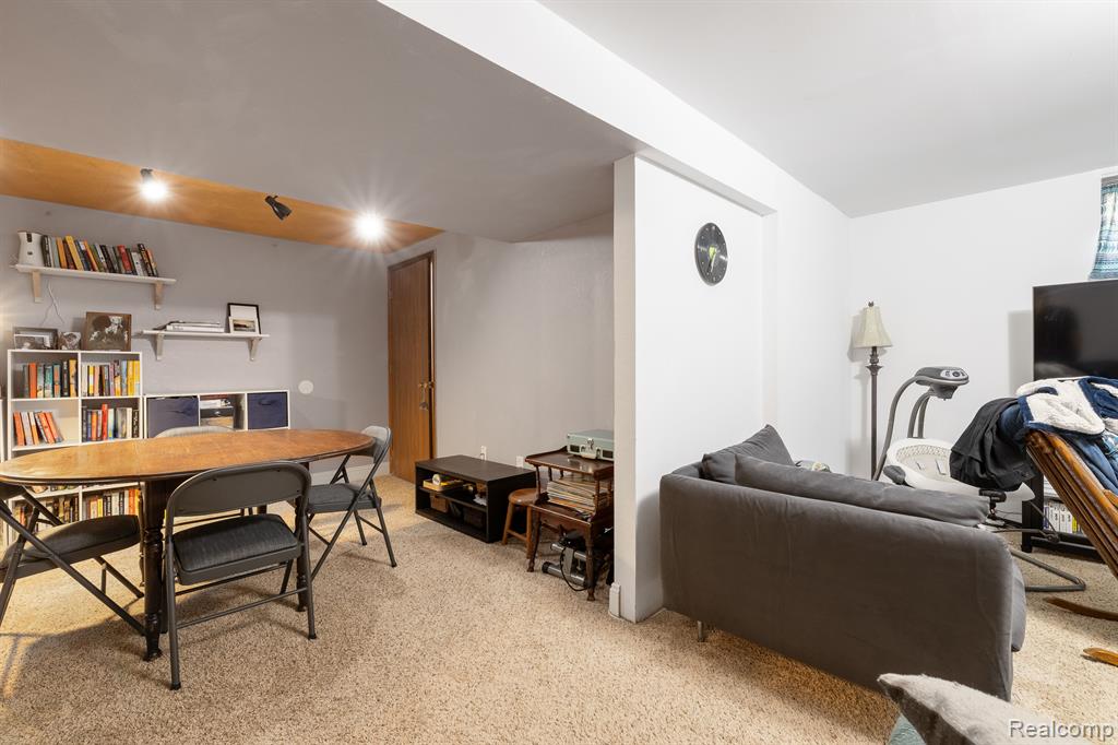 400 CLARENDON Street, Ann Arbor, MI 48103 — Photo 21