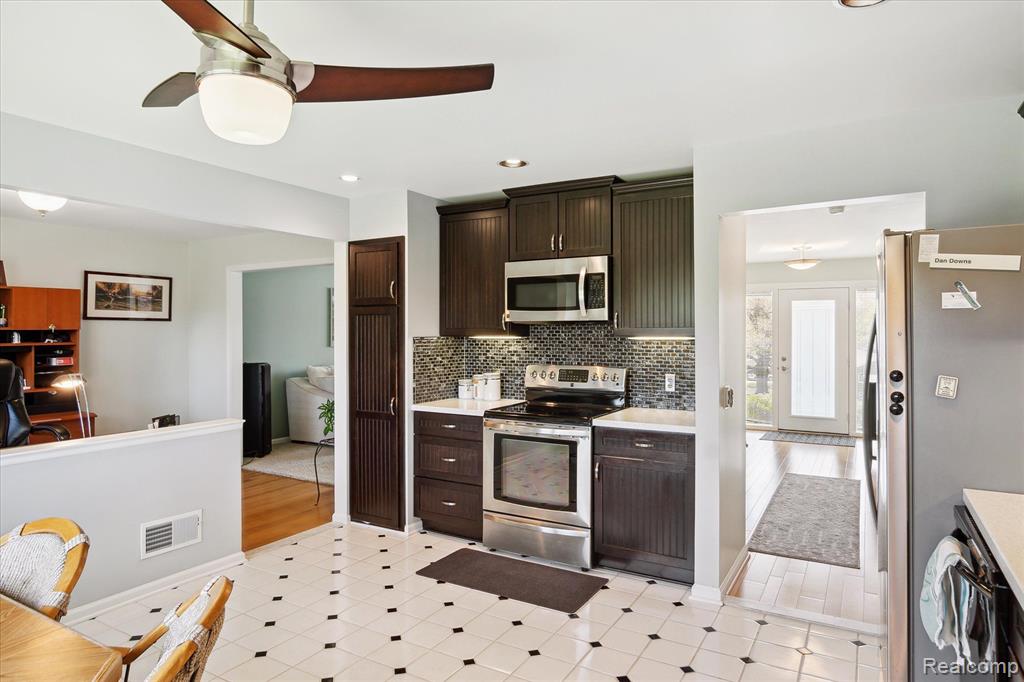 7915 LITTLE FARM Lane, West Bloomfield, MI — Photo 17