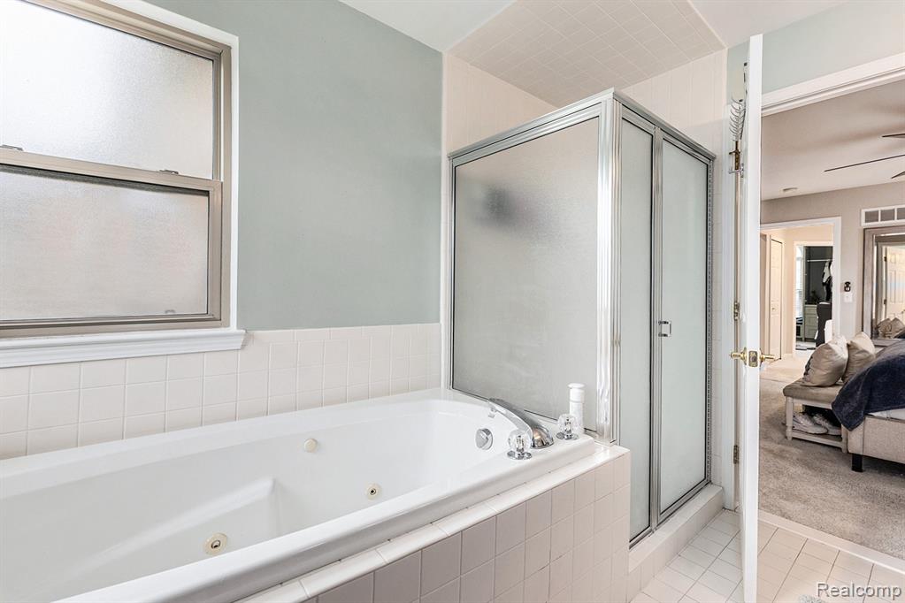 38846 Hampton Court, Harrison Township, MI — Photo 12