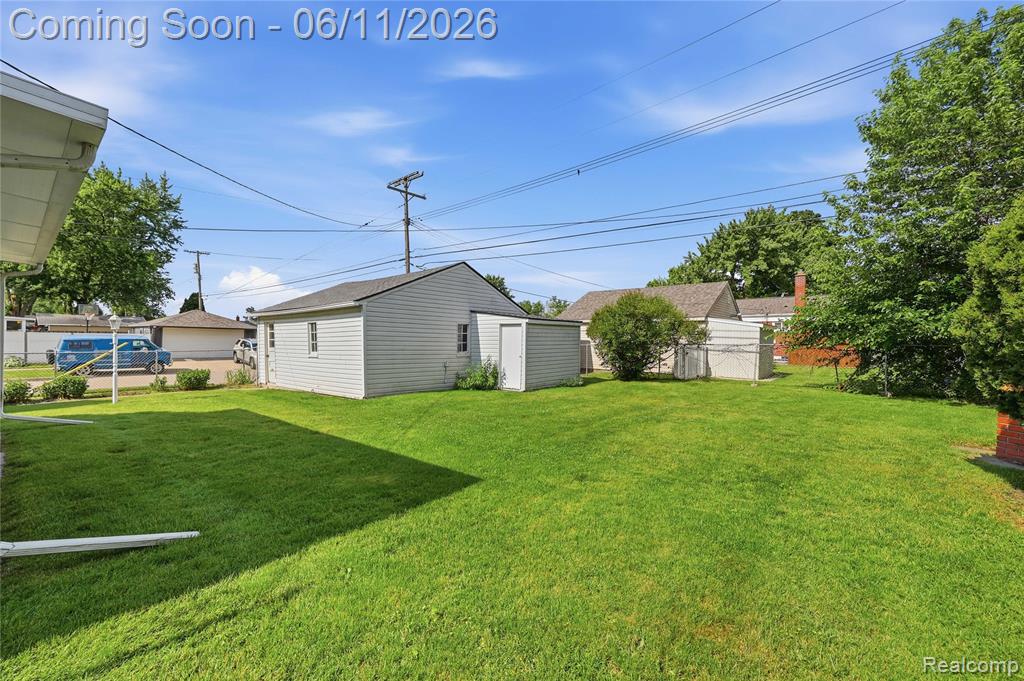 29609 Mark Avenue, Madison Heights, MI 48071 — Photo 38