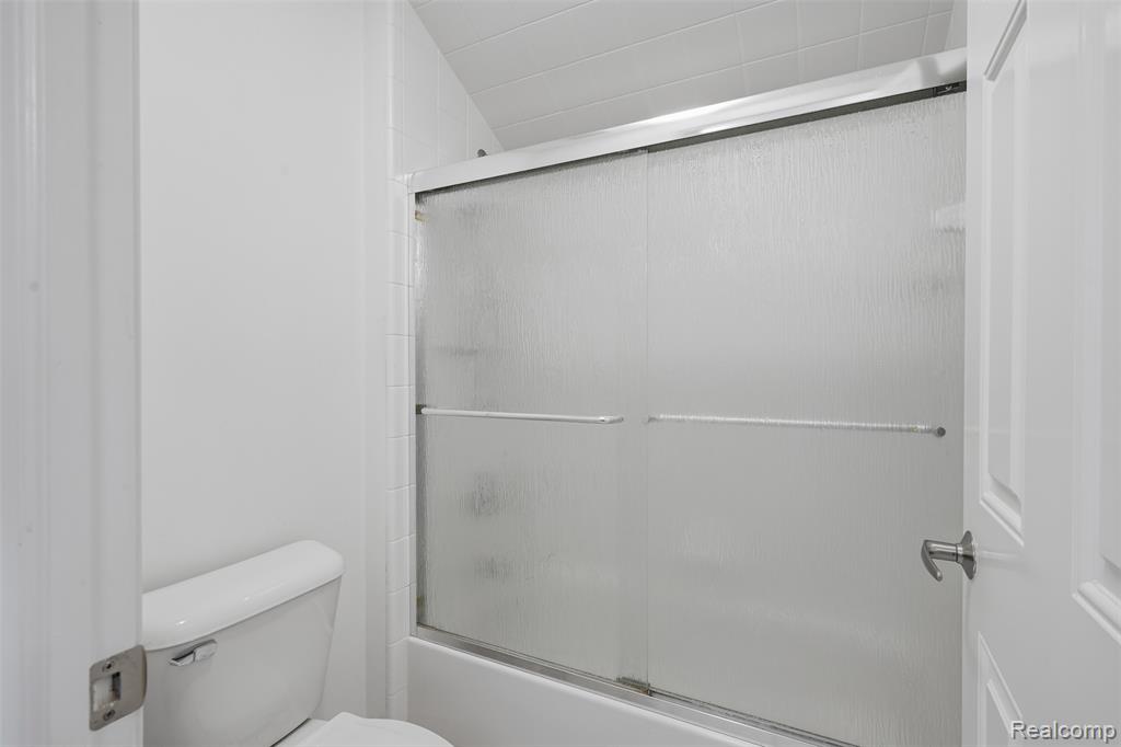 470 Delmar Court, Highland, MI — Photo 27