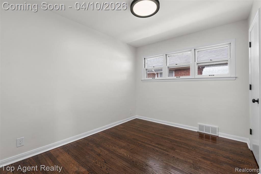 12751 Oak Park Boulevard, Oak Park, MI 48237 — Photo 16