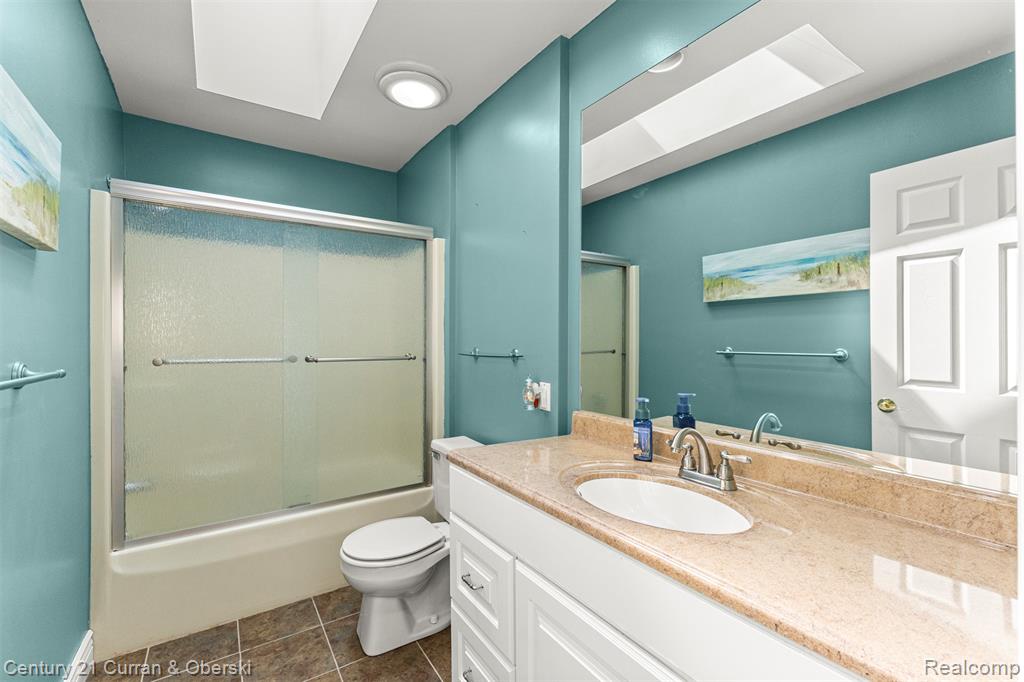 9377 Lamont Street, Livonia, MI 48150 — Photo 22