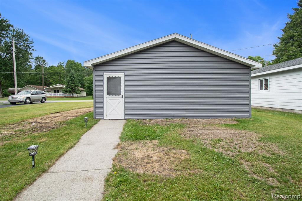 6954 LAKEVIEW Drive, Hubbard Lake, MI 49747 — Photo 22