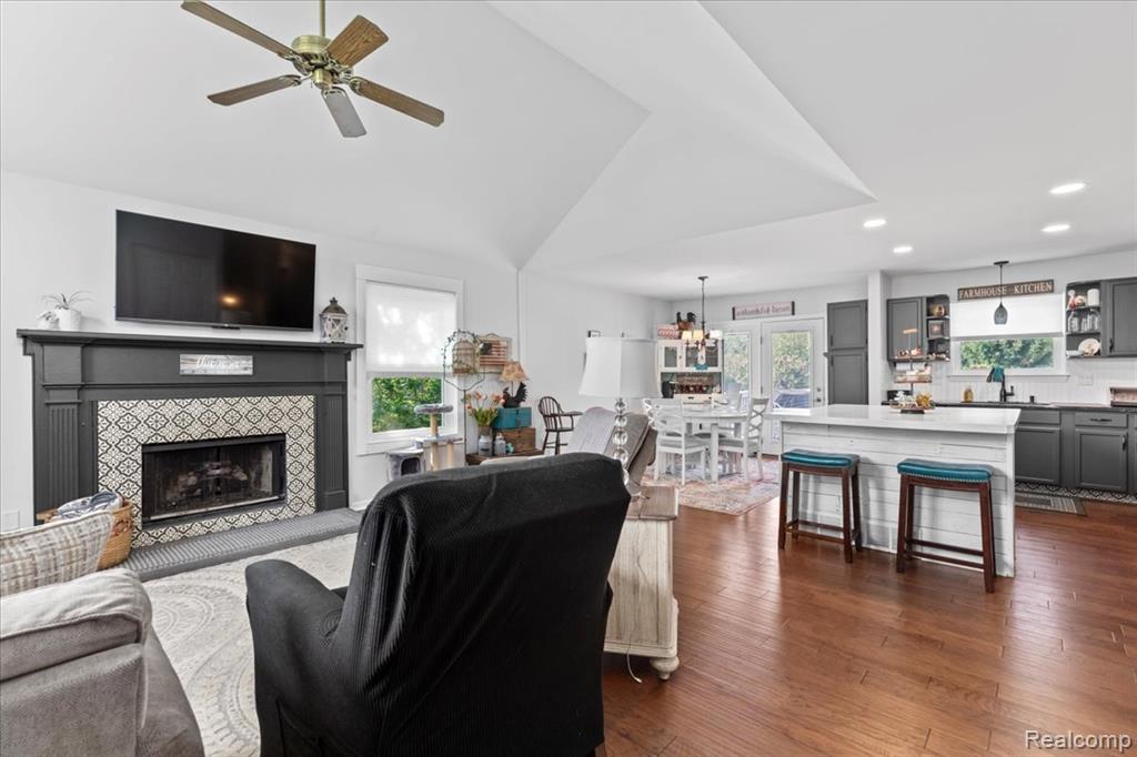 9327 Huron Park Drive, Brighton, MI 48116 — Photo 4