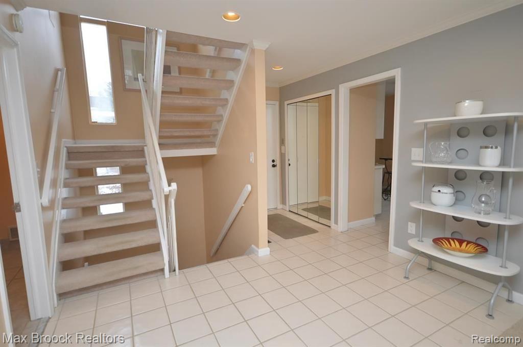 5305 FAIRWAY LN, West Bloomfield, MI 48323 — Photo 19