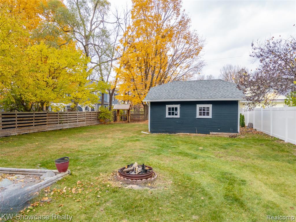608 S Adelaide Street, Fenton, MI 48430 — Photo 33